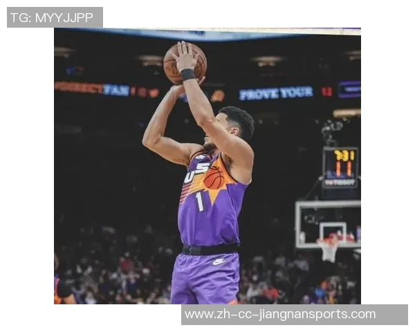 布克半场表现低迷仅得3分3板2助次节全失火力引发球迷热议