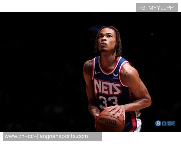 克拉克斯顿高效表现全队依赖他12投8中轻松砍下17分4篮板2助攻