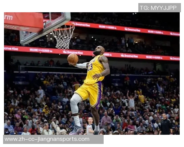 墨菲22投12中砍下34分9篮板5助攻2抢断1盖帽三分球表现出色